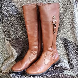 Anne Klein Flex leather side zipper boots